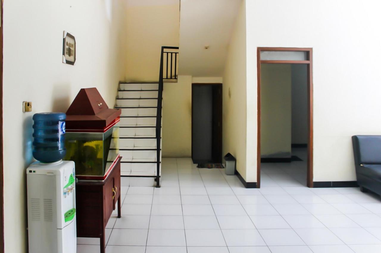 Guest house Koolkost Syariah Near Universitas Ahmad Dahlan Kampus 1 *
